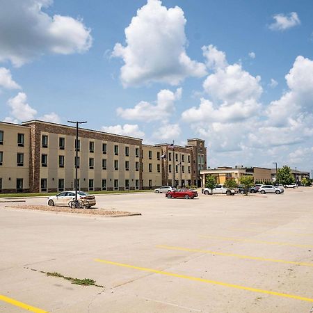 Comfort Suites University Brookings Exterior photo
