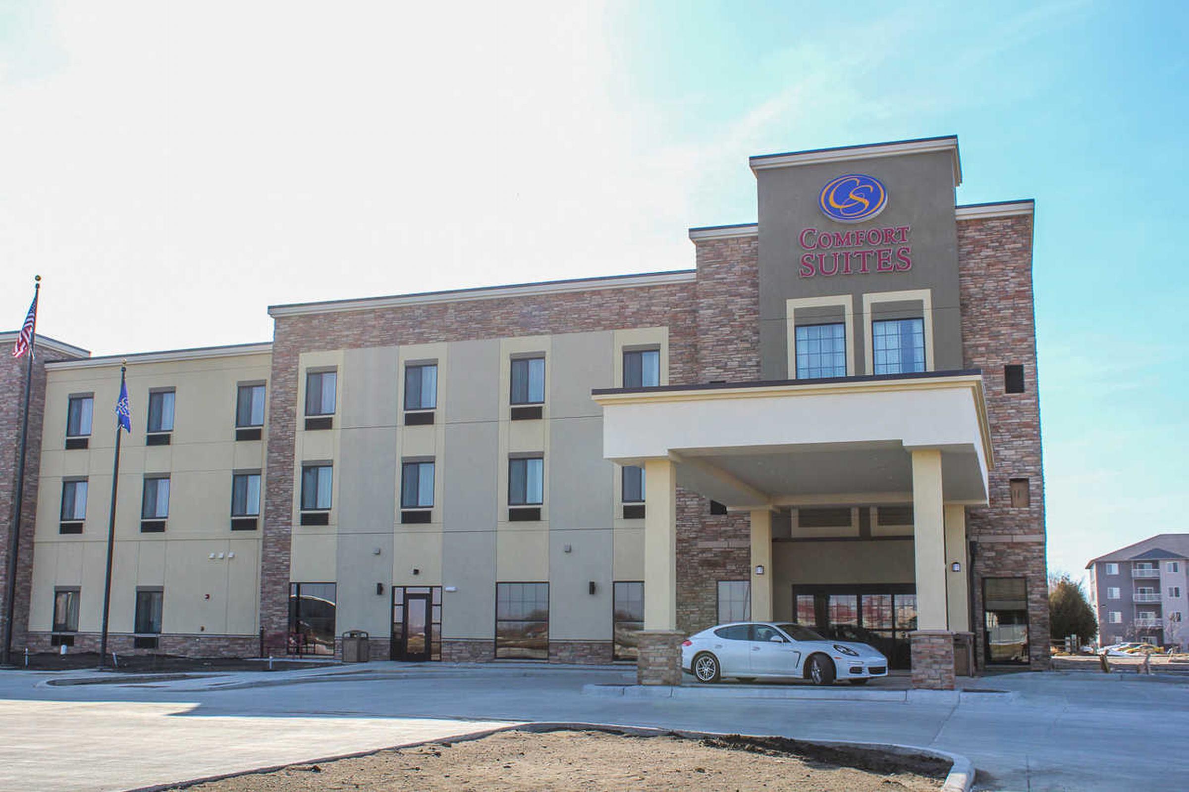 Comfort Suites University Brookings Exterior photo