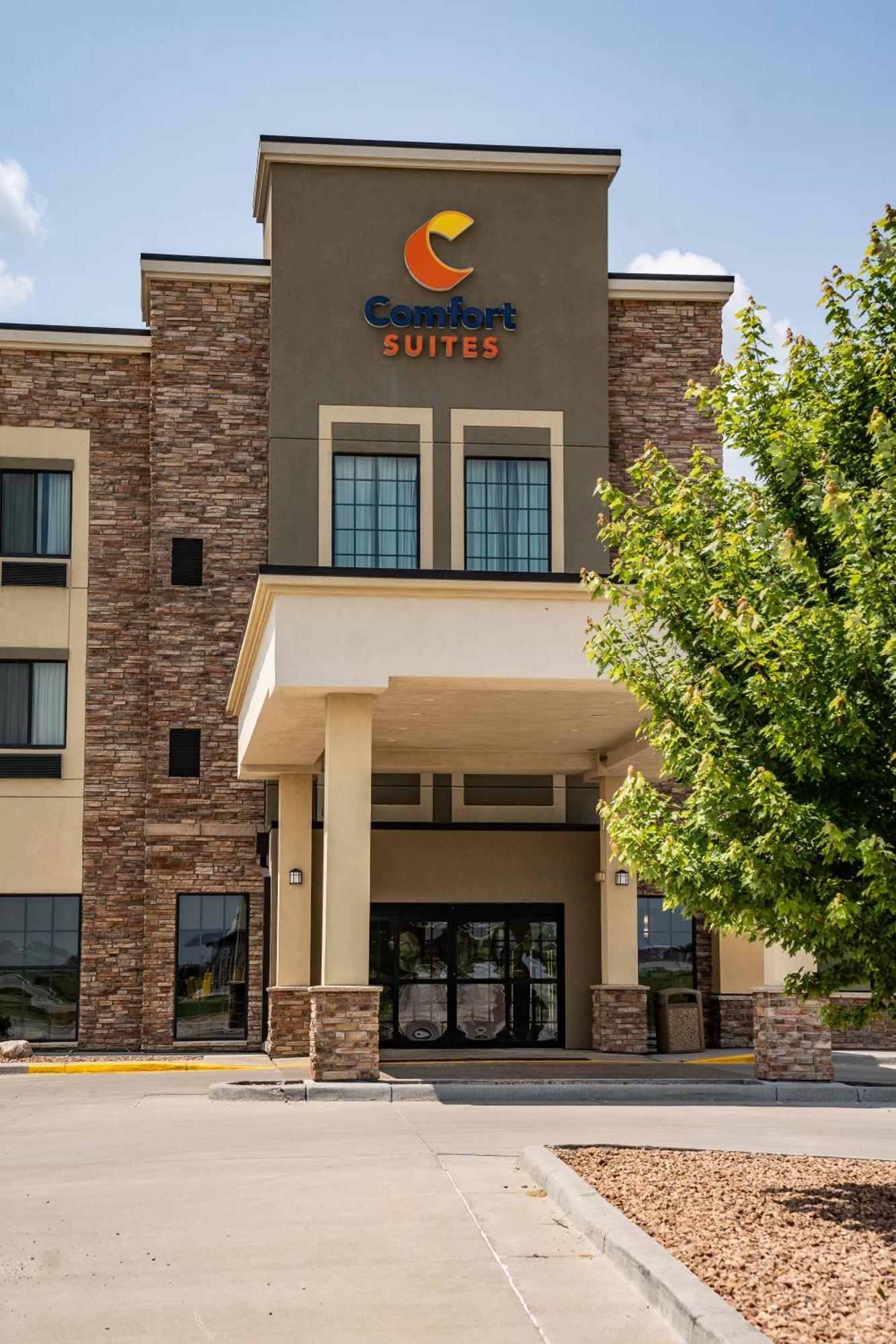 Comfort Suites University Brookings Exterior photo